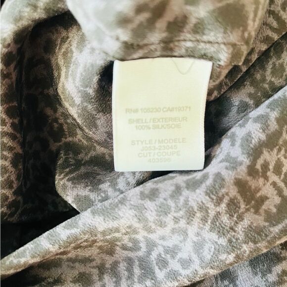 Joie Womens Snow Leopard Print 100% silk 
Top  Black White Ombre Size M. - Picture 7 of 7